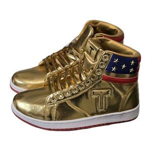 Trump Gold High Top Sneakers Never Surrender Men's 6.5 Shoe MAGA Patriotic NWT